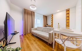 Premium Suite- City Center, Capital Towers, Free Parking By Staynest